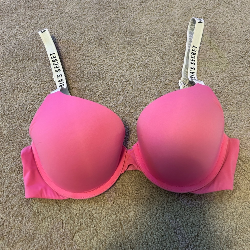 Victoria's Secret lightly lined full coverage bra